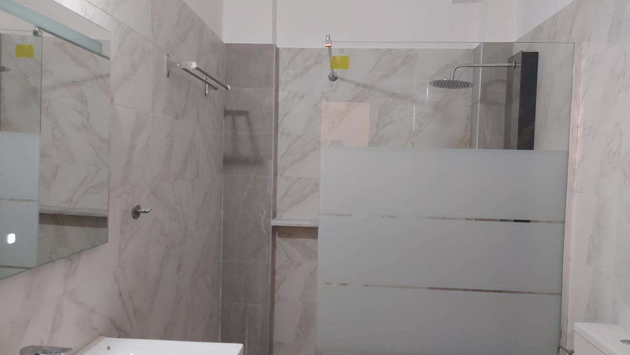 브라브로나 Filoxenia House Near Airport 아파트 외부 사진