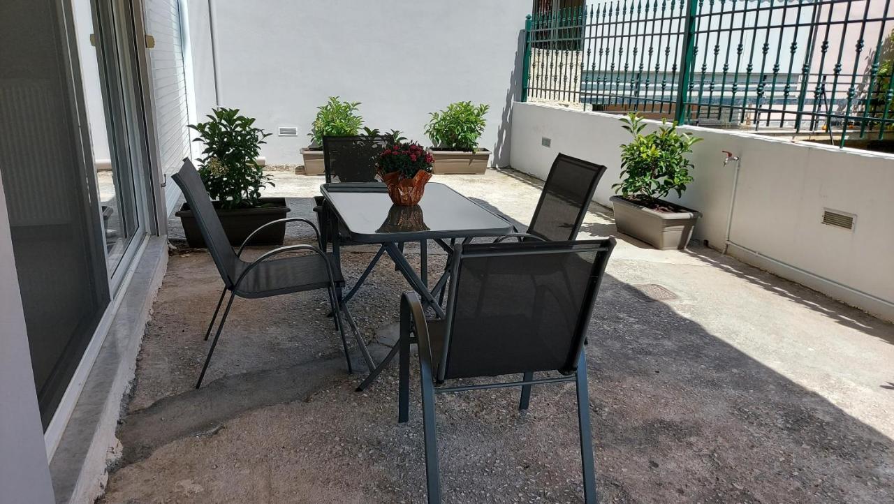 브라브로나 Filoxenia House Near Airport 아파트 외부 사진