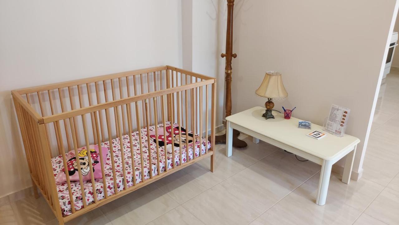 브라브로나 Filoxenia House Near Airport 아파트 외부 사진