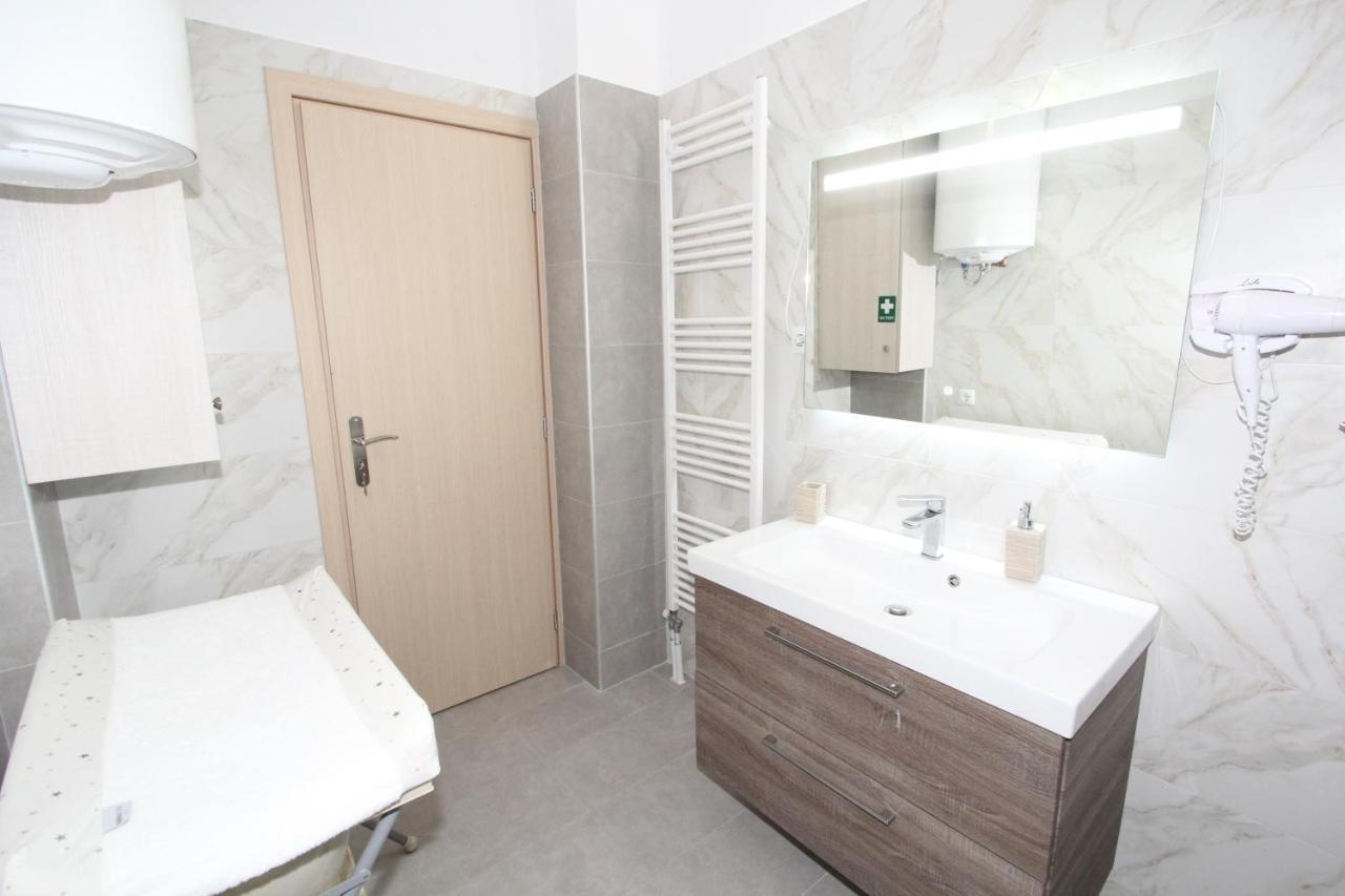 브라브로나 Filoxenia House Near Airport 아파트 외부 사진